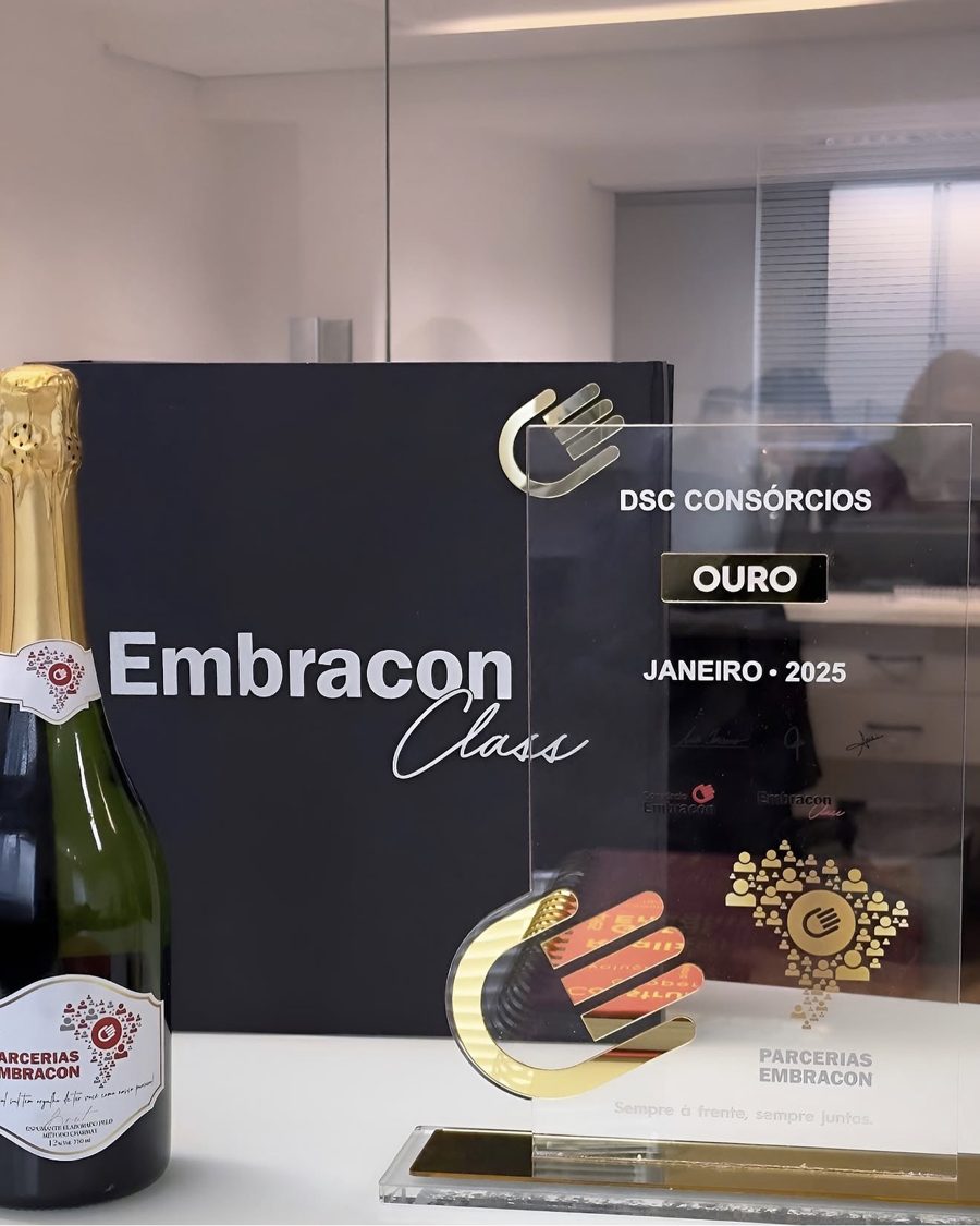 Troféu Parcerias Embracon, categoria Ouro, entregue à DSC Consórcios em janeiro de 2025